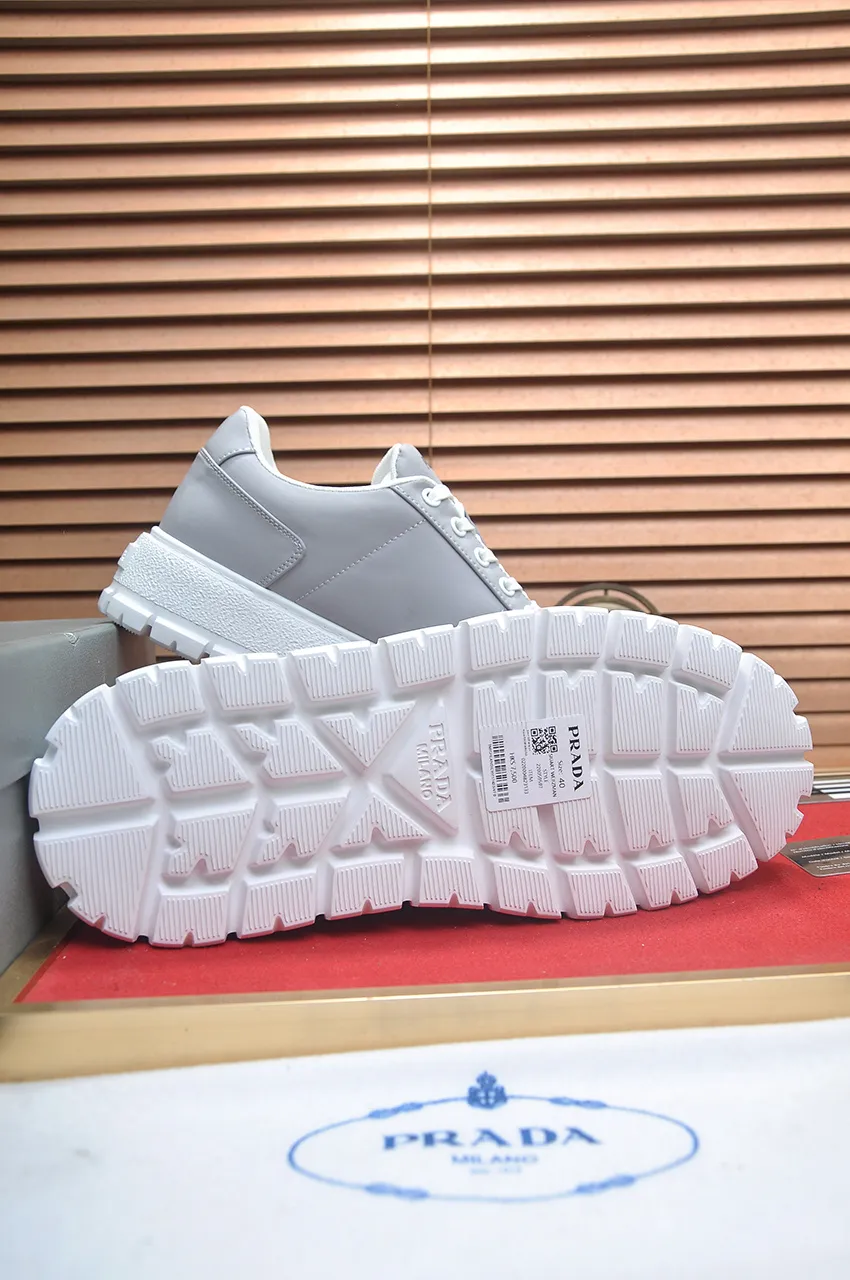 Men's shoes 💰580💶 [PRADA] Top original items, new seasonal styles, high-quality original items, top-grade high-mercerized cowhide combined with original breathable fabric + imported glue, imported stretch fabric inside with original cowhide feet, original thick outsole! Quality guaranteed! Code 38-45 (45 customized)